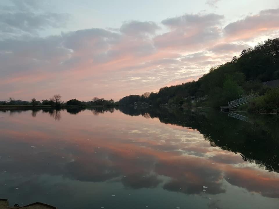 Vila La Roulotte De Moulin Rouge Audelange Exteriér fotografie